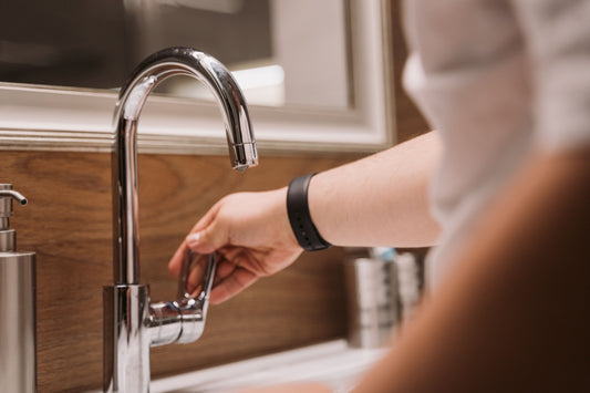 How Unfiltered Water Accelerates Aging and How Pure Water Unlocks Cellular Longevity